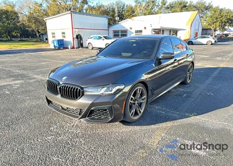 2021 BMW M550Xi z USA, uszkodzony, nr VIN WBA13BK00MCG26690